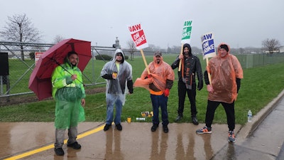 UAW members on picket line in Racine