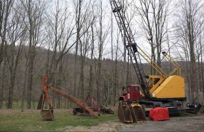 1961 Bantam T-350 truck mounted crane