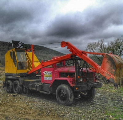 1961 Bantam T-350 truck mounted crane