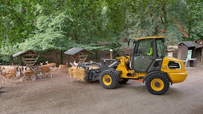 Volvo Electric Wheel Loader delivers straw to animals at the Toronto Zoo