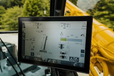 Liebherr LTM 1110-5.2 touch display
