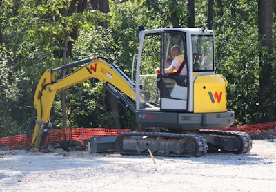 Wacker Neuson EZ36 digging