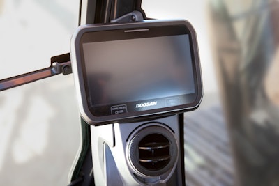 Doosan -7 series excavator Smart Touch monitor