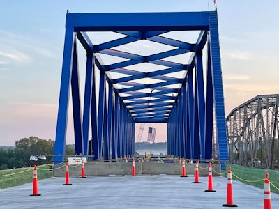 Kentucky bridge truss installed after floated on Cumberland River