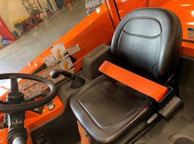 JLG seatbelt