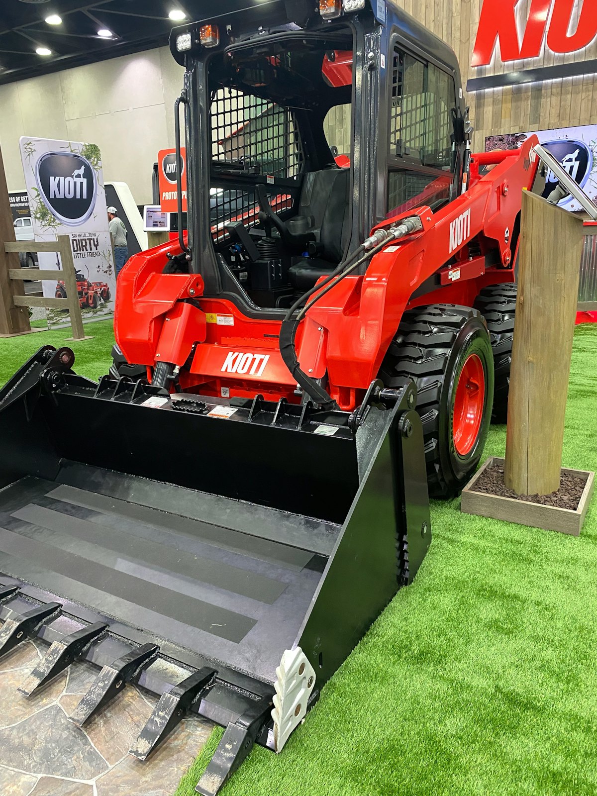 スキー KTD Kioti ready to release new skid steers and CTLs in mid-2023