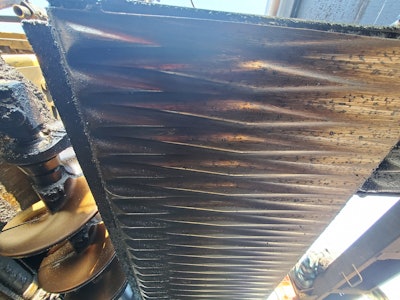 underside of Oxclaw screed plate