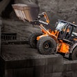 ZW310 Hitachi wheel loader, climbing