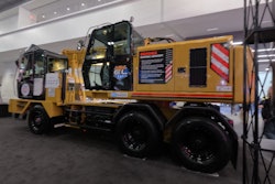 Gradall EL 4100 Electric Wheeled Excavator Concept
