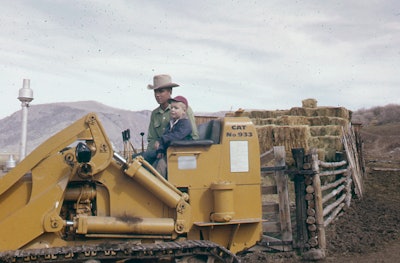 shay stutsman father dave stutsman as child with father Dick in 933 track loader