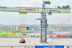 Zoomlion R2000-720 - Worlds Largest Tower Crane