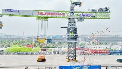 Zoomlion R2000-720 - Worlds Largest Tower Crane