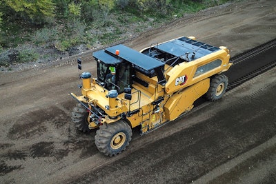 Cat RM800 Reclaimer Stabilizer stabilizing road bed