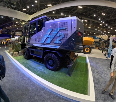 Hyundai HW155H at ConExpo 2023