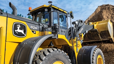 824P-Tier wheel loaders pushing into pile