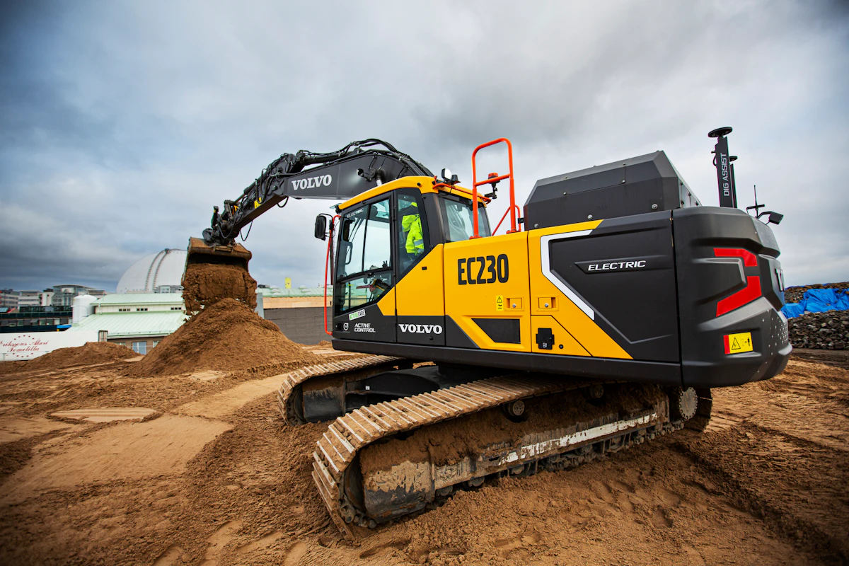 Volvo CE begins EC230 Electric Excavator pilot in the U.S. - Vimarsana News