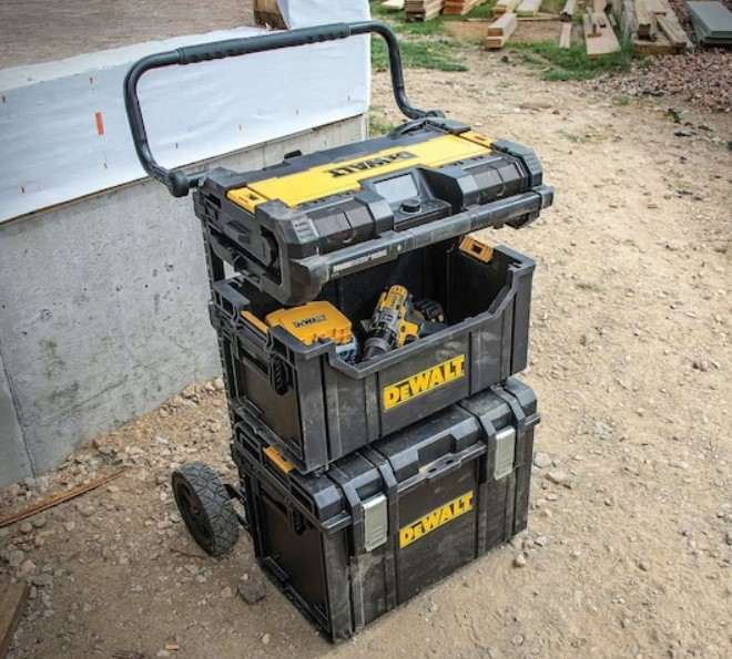 Dewalt ToughSystem Radio + Charger