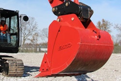 ESCO PosiGrab II Coupler on a Link-Belt Excavator