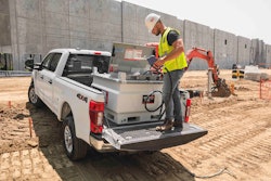 Western Global’s FuelCube Type-S with worker in truck bed