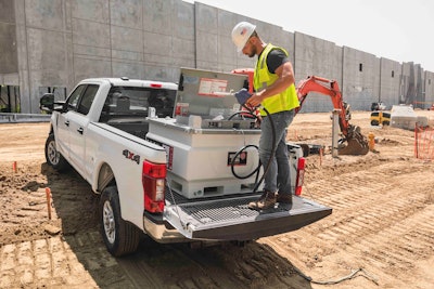Western Global’s FuelCube Type-S with worker in truck bed
