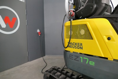 Wacker Nelson EZ17e charging plug