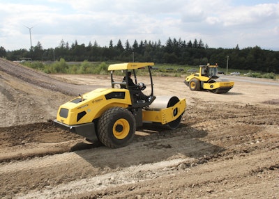 Bomag BW211 soil compactor