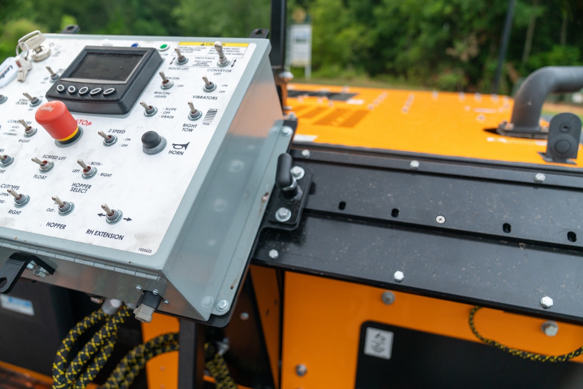 LeeBoy introduces 8608 heavy commercial paver | Equipment World