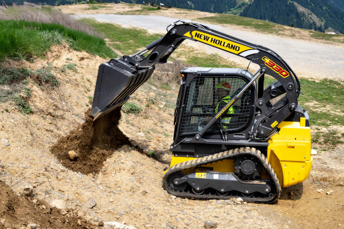 New Holland brings C330 compact track loader to market - Vimarsana News