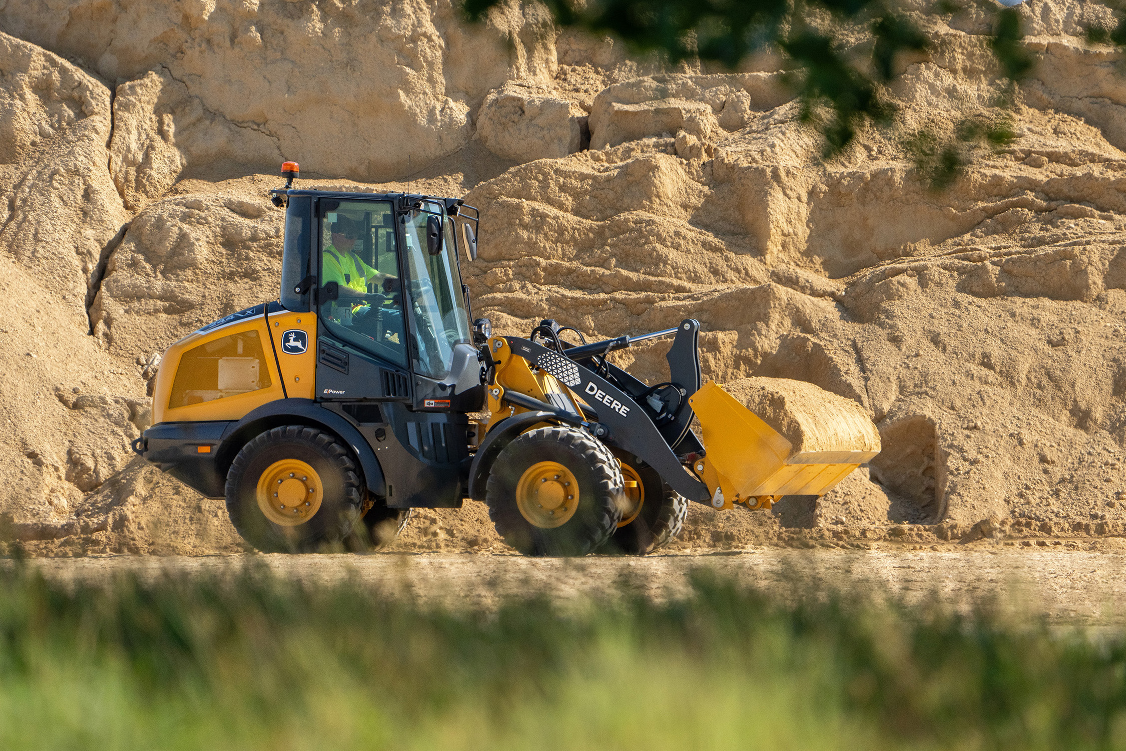 Video: Up close with Deere's electric 244 X-Tier wheel loader ...