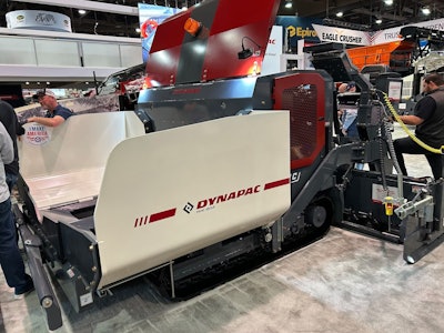 Dynapac_paver_D17C