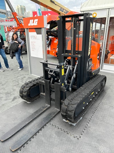 JLG TF4000X tracked pallet jack