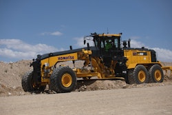 Komatsu GD955-7 motor grader
