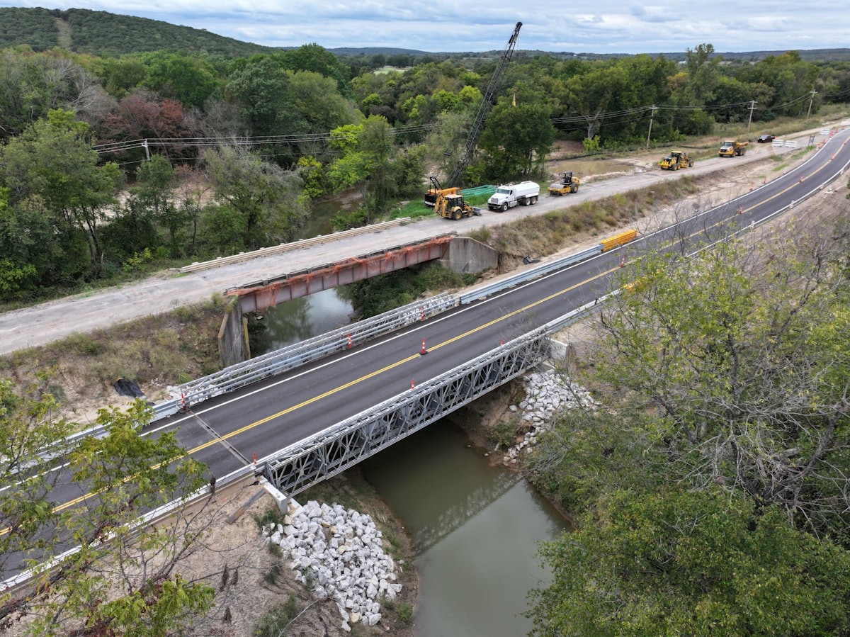 Oklahoma DOT uses modular bridge during U.S. 75 repair Equipment World