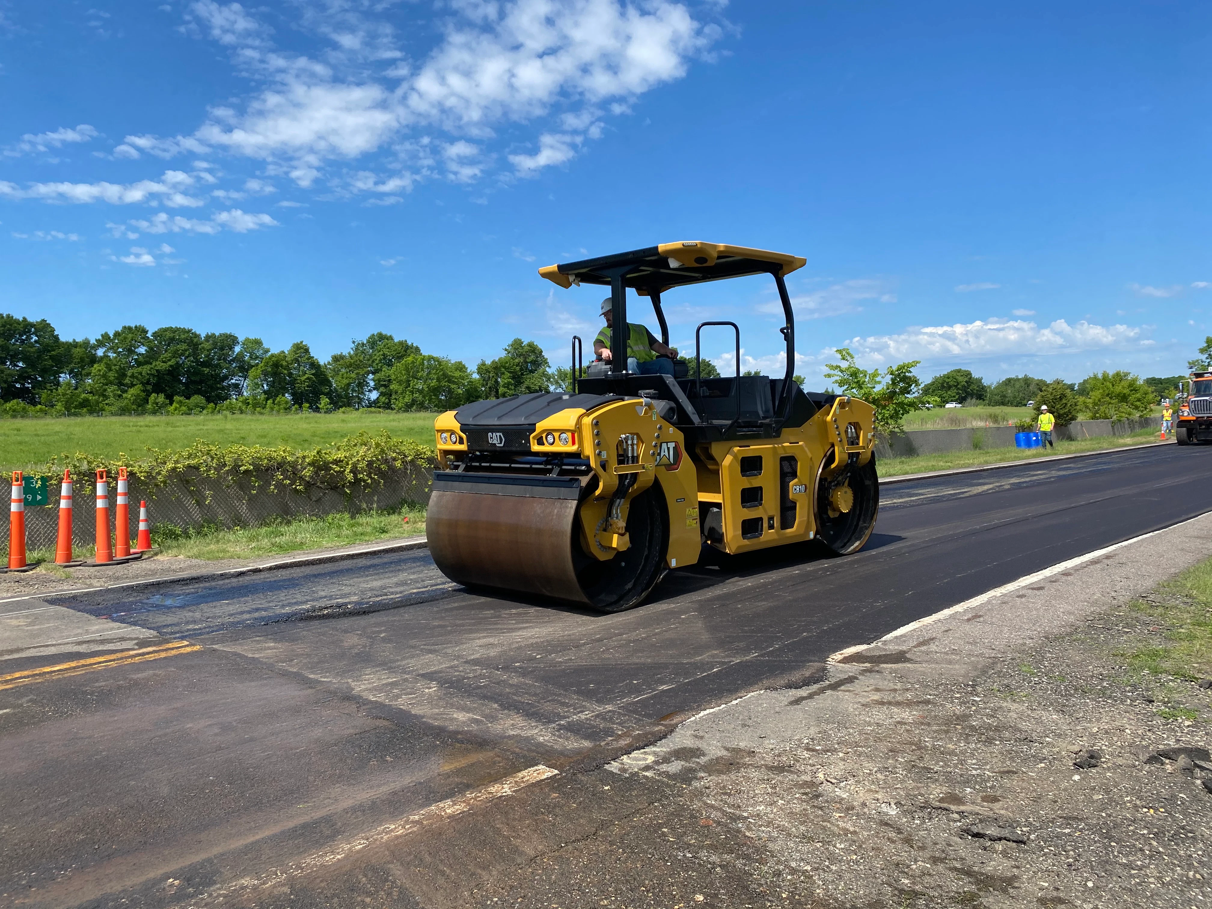 Caterpillar adds new features to mid-sized asphalt compactors - Vimarsana News