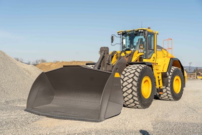 L180H 3-Pass Rehandler