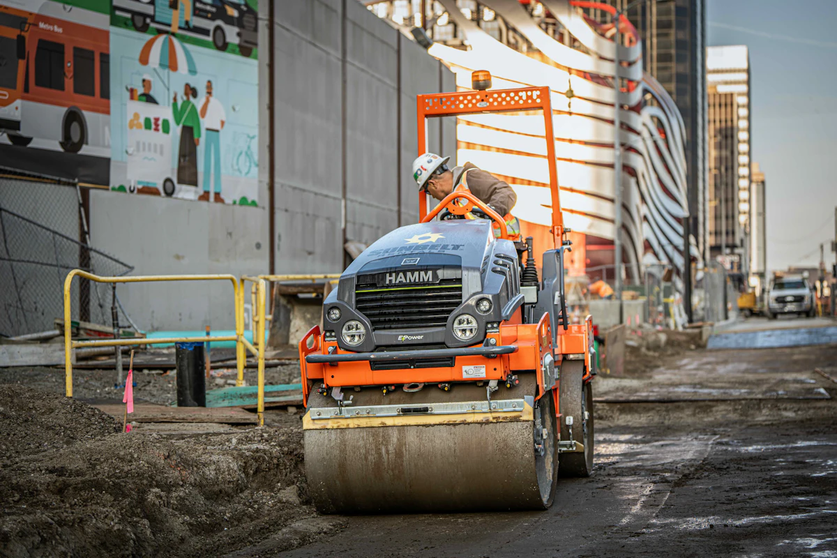 Skanska tests Hamm's electric compact roller in L.A. - Vimarsana News