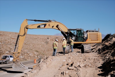 Hr Men W Excavator B212 Bd38 Aaf2 4 Ac8 B024 664 B793 C88 B6