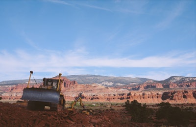 Hr Dozer Beauty Shot 15 E7 C8 Fb 9 B44 456 E Ab2 B B6 Cd32 C92 Fc6