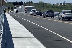 cars lineup at Maine Canada border on new Madawaska-Edmonton bridge