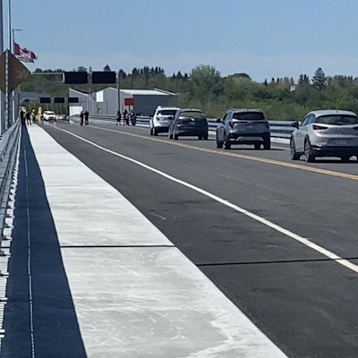 cars lineup at Maine Canada border on new Madawaska-Edmonton bridge