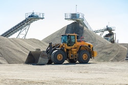 Wheel loader in an aggregate pit