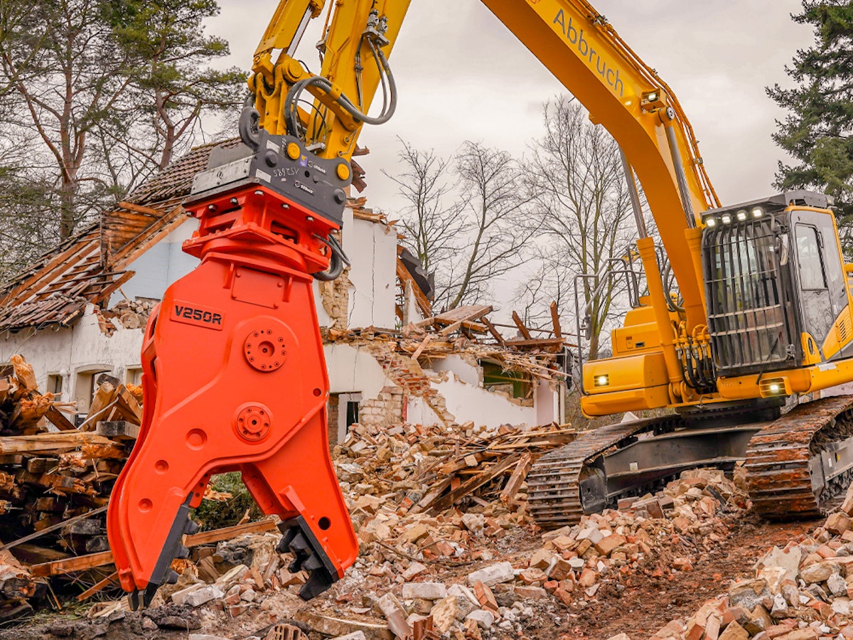 Crush, Pulverize Demolition Material with NPK V250R Excavator Attachment