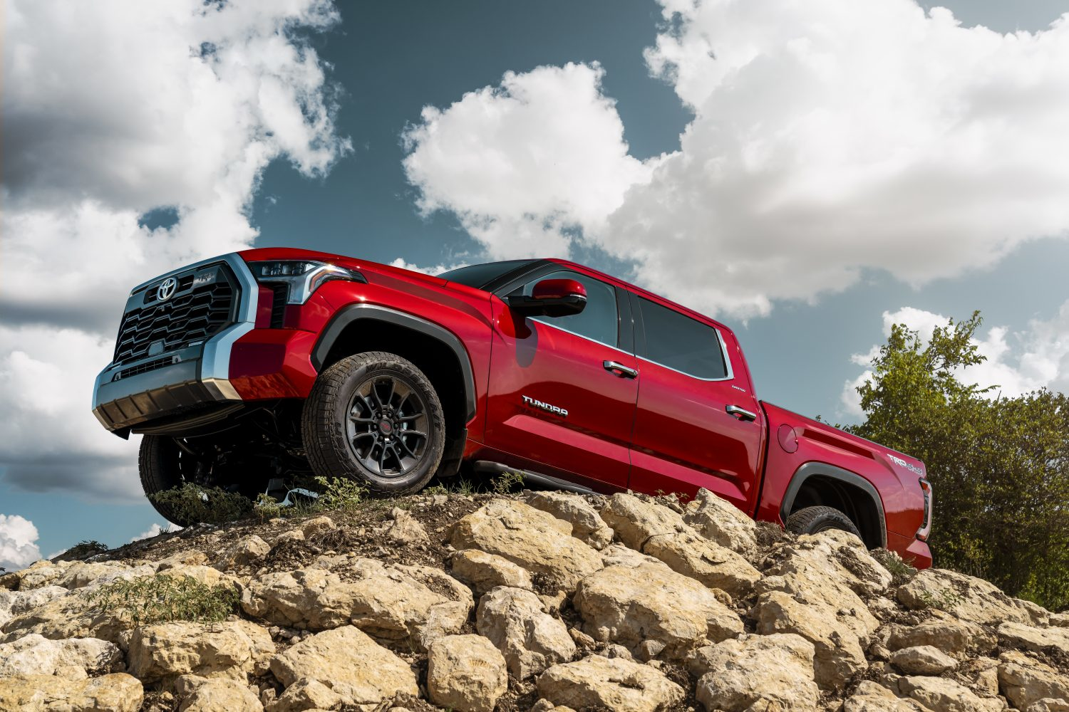 2025 Toyota Tundra: New TRD Off-Road Package, Towing Tech, Massage ...