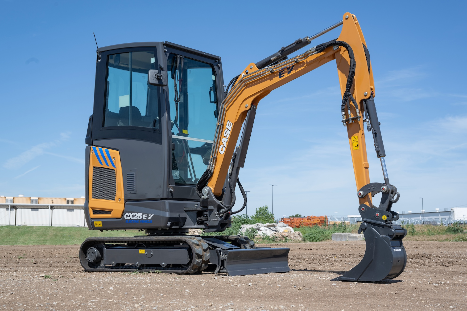 Case intros new electric mini excavator & compact wheel loader ...