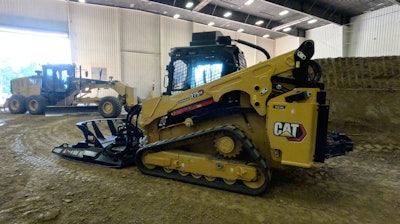 cat 275 XE CTL in the dirt