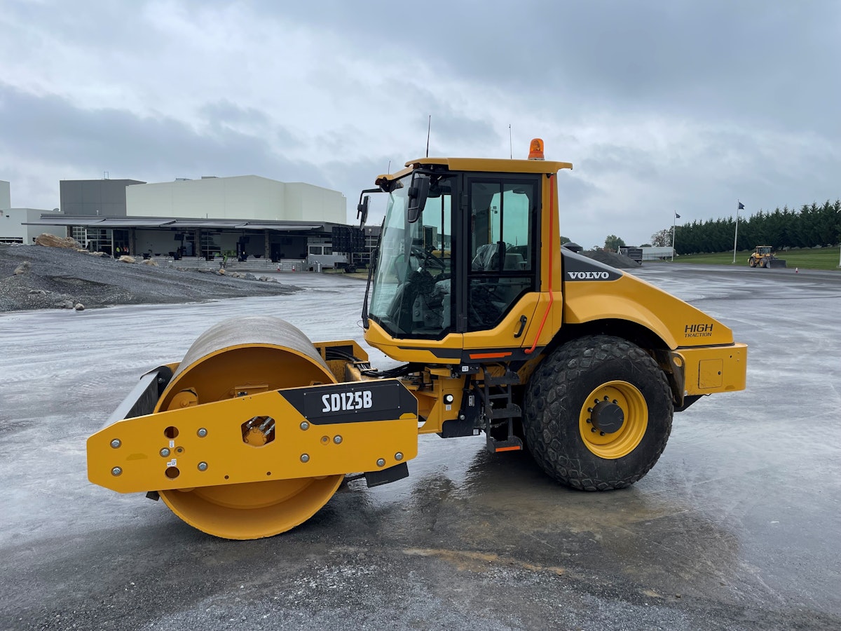 Volvo CE Debuts its New, Largest Soil Compactor, the 12-Ton SD125