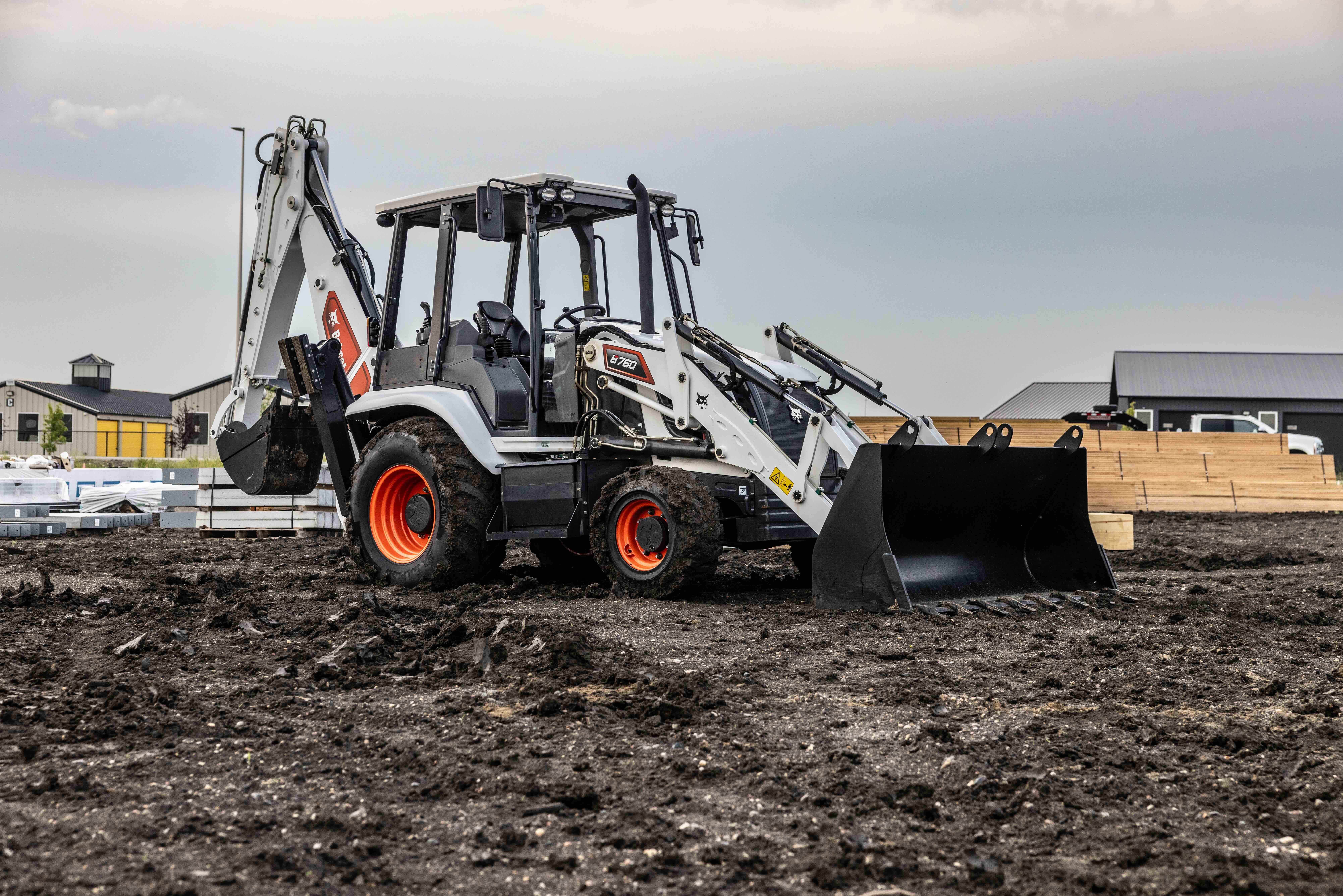 Bobcat launches new B760 backhoe on North American market Equipment World