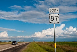 a us 87 sign