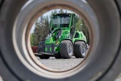 view through circle of Avant Tecno 855i articulated compact wheel loader