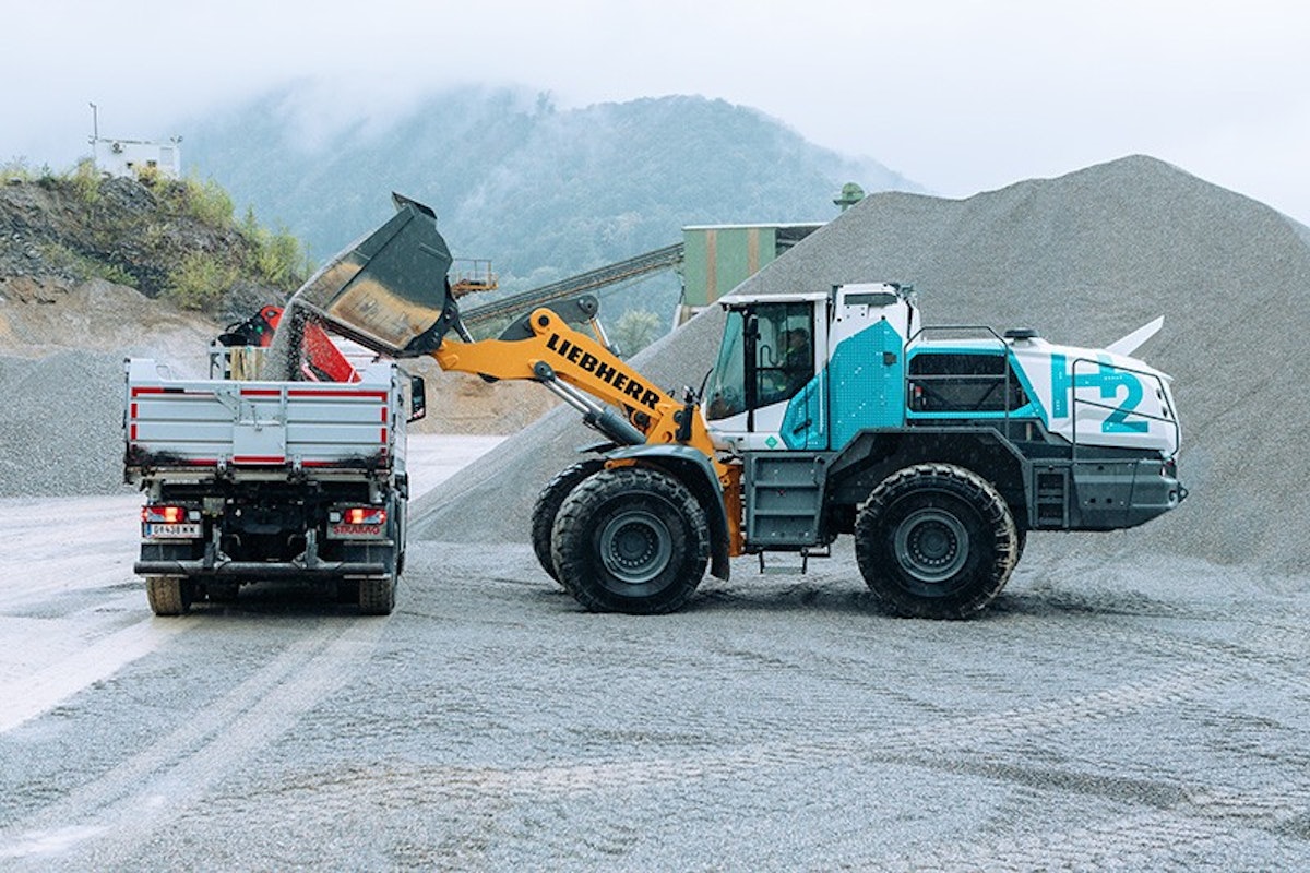 Liebherr Begins Customer Testing on L 566 H Hydrogen Wheel Loader